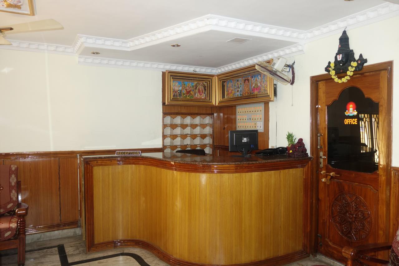 מלון טירופאטי Sree Vaibhav Residency מראה חיצוני תמונה
