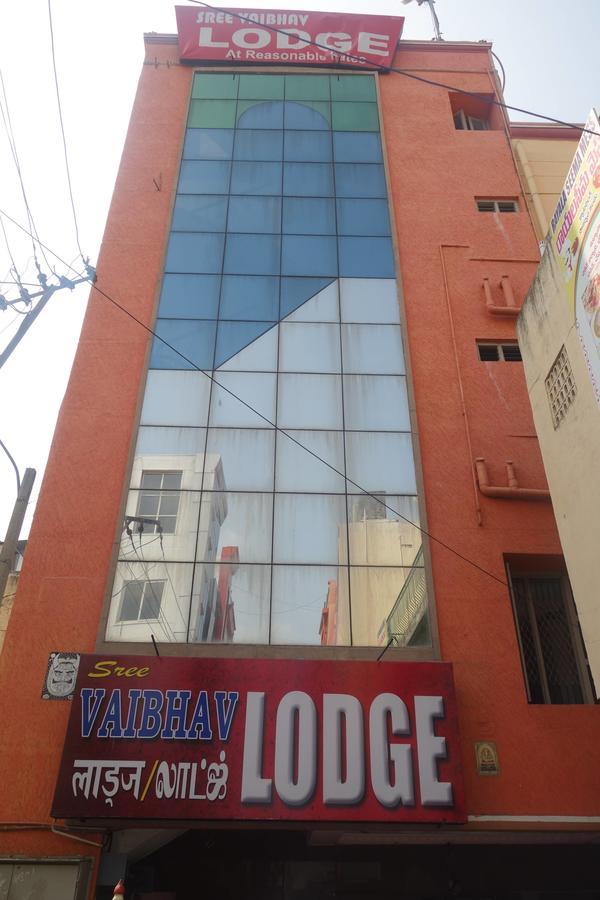 מלון טירופאטי Sree Vaibhav Residency מראה חיצוני תמונה