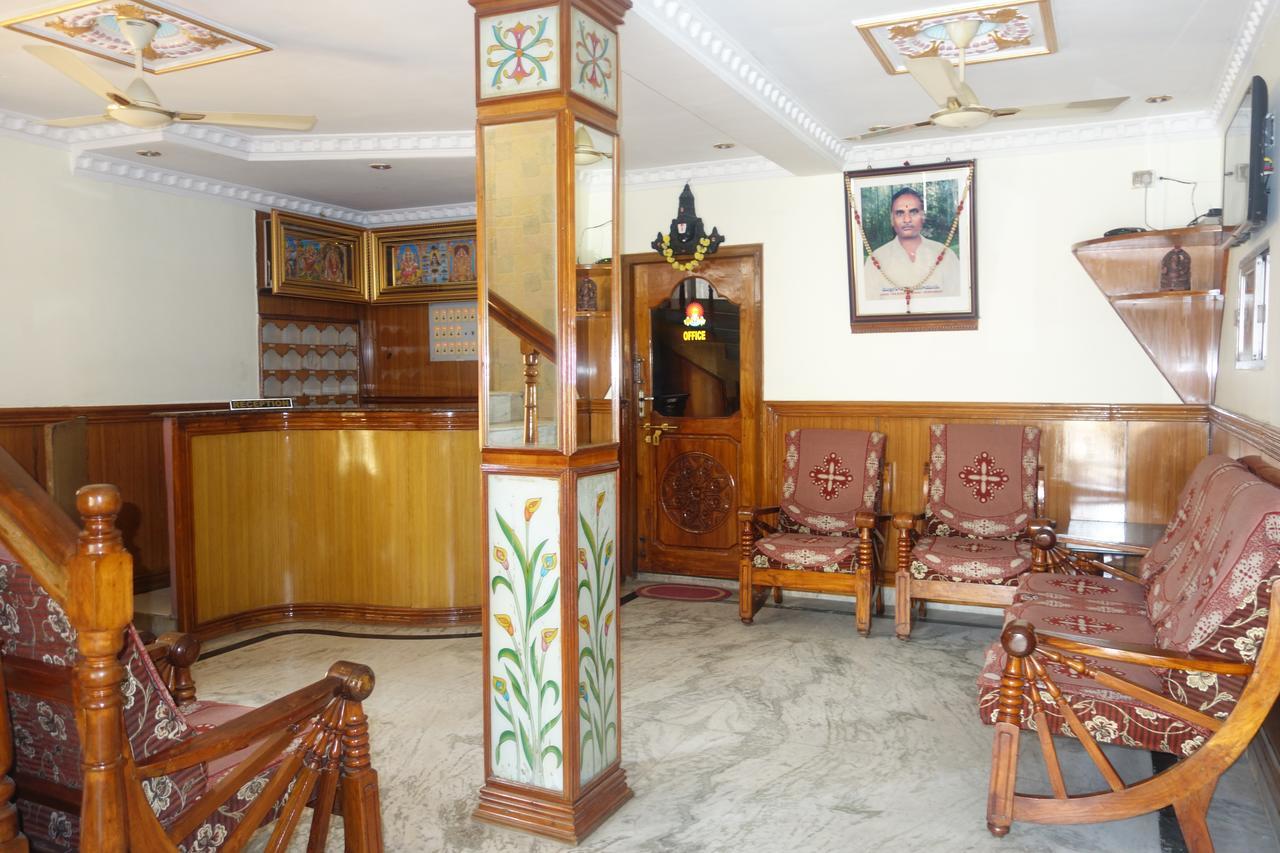 מלון טירופאטי Sree Vaibhav Residency מראה חיצוני תמונה